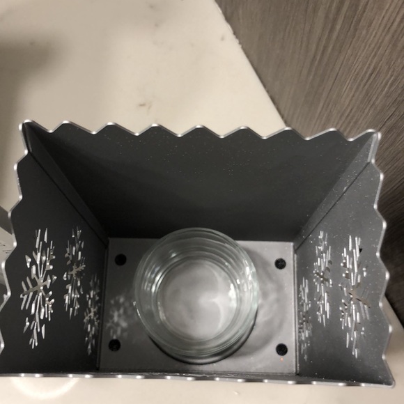 Retired Partylite Snowflake Luminaries - Picture 3 of 5